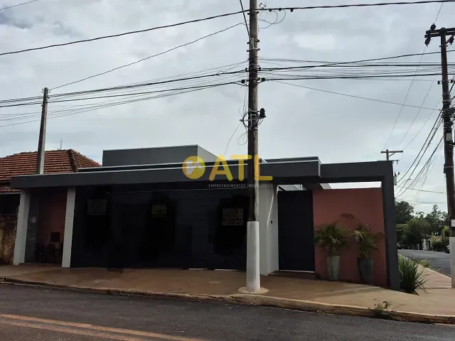 Casa 2 quartos e 2 banheiros, à venda, no bairro Vila São José em Ourinhos