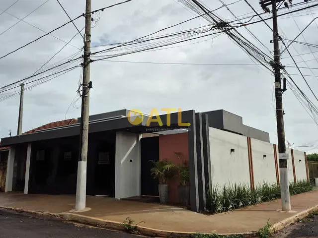 Casa 2 quartos e 2 banheiros, à venda, no bairro Vila São José em Ourinhos