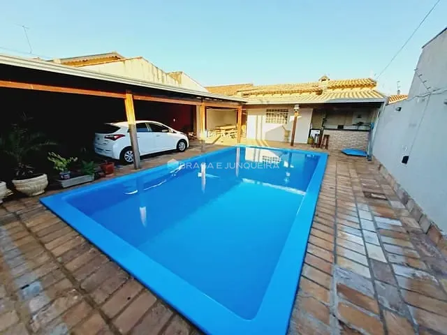 Casa com 200m² 2 quartos e 2 banheiros, à venda, no bairro Parque das Aroeiras em São José do Rio Preto