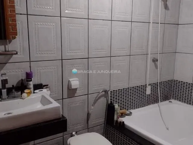 Casa com 200m² 2 quartos e 2 banheiros, à venda, no bairro Parque das Aroeiras em São José do Rio Preto