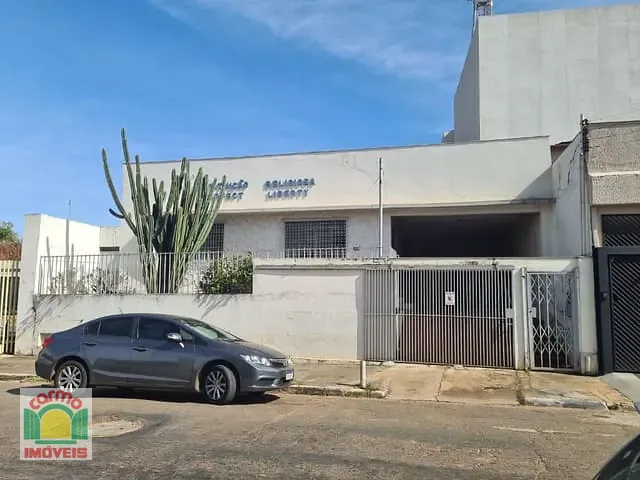 Casa com 492m² 3 quartos e 2 banheiros, à venda, no bairro Batista em Anápolis