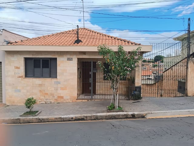 Casa com 330m² 6 quartos e 4 banheiros, à venda, no bairro Paulista em Piracicaba