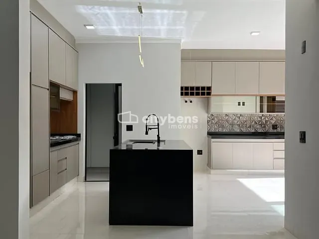 Casa 3 quartos e 2 banheiros, à venda, no bairro Ipanema em Araçatuba