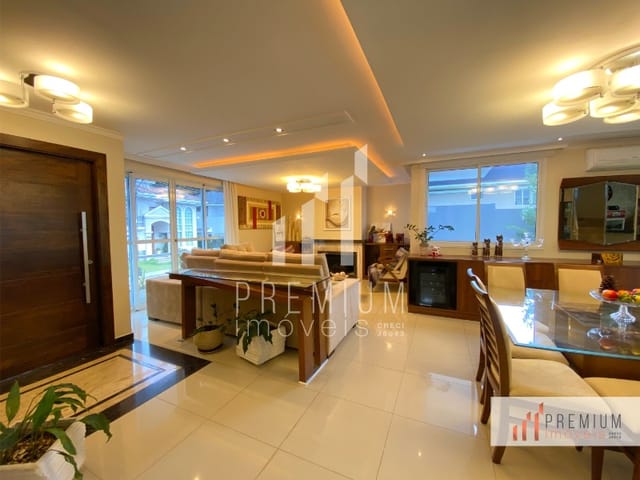 Casa com 430m² 4 quartos e 4 banheiros, à venda, no bairro ORFÃS em PONTA GROSSA