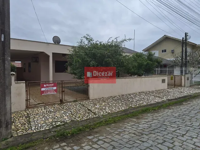 Casa 3 quartos e 2 banheiros, à venda, no bairro CENTRO em Penha