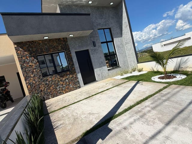 Casa com 175m² 3 quartos e 2 banheiros, para alugar, no bairro Bosque da Imperatriz em Pindamonhangaba