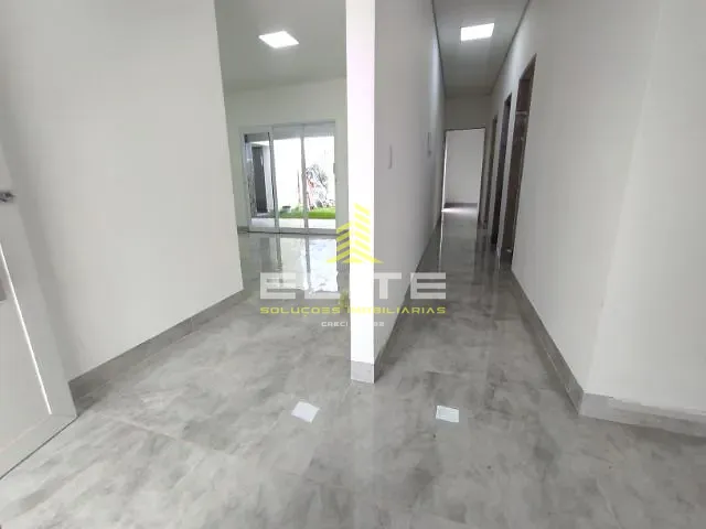 Casa com 280m² 3 quartos e 3 banheiros, à venda, no bairro Santa Clara II em Sorriso