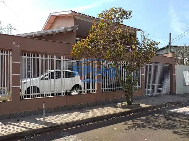 Casa com 520m² 5 quartos e 2 banheiros, à venda, no bairro Caravelle em Londrina