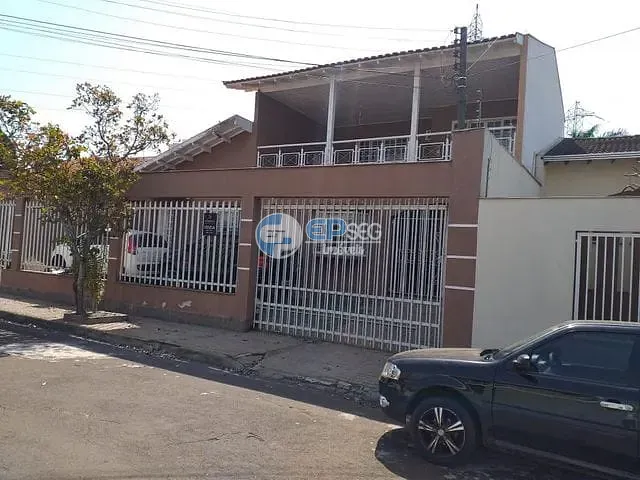 Casa com 520m² 5 quartos e 2 banheiros, à venda, no bairro Caravelle em Londrina
