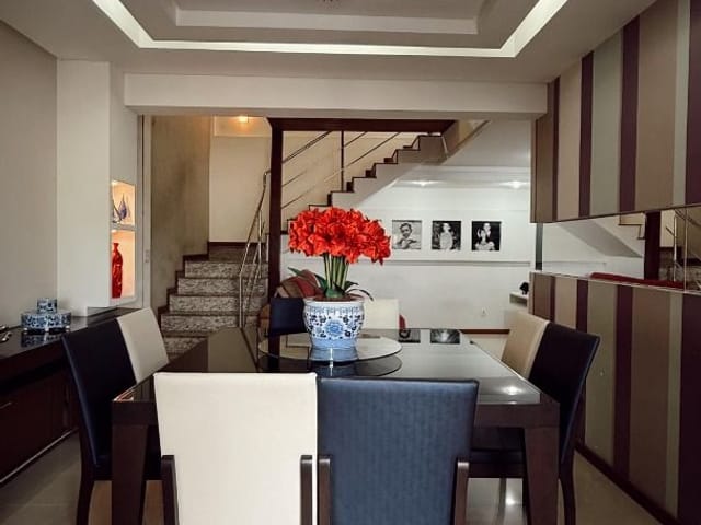 Casa com 240m² 5 quartos e 4 banheiros, à venda, no bairro Colina de Laranjeiras em Serra