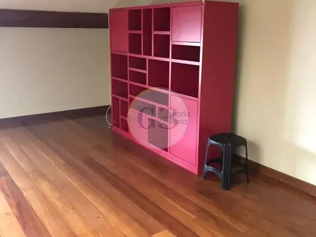Casa 3 quartos e 5 banheiros, à venda, no bairro Centro em Pelotas