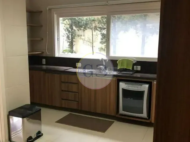 Casa 3 quartos e 5 banheiros, à venda, no bairro Centro em Pelotas
