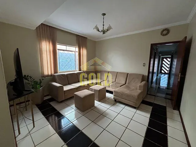 Casa com 350m² 4 quartos e 5 banheiros, à venda, no bairro Lago Parque em Londrina