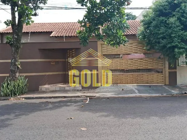 Casa com 350m² 4 quartos e 5 banheiros, à venda, no bairro Lago Parque em Londrina