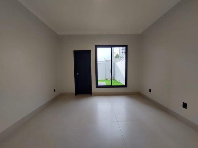 Casa com 315m² 3 quartos e 2 banheiros, à venda, no bairro CIDADE NOVA em Nova Mutum