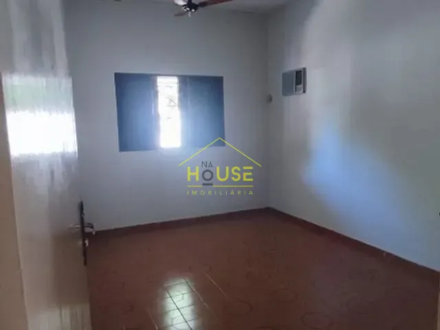 Casa com 350m², à venda, no bairro Pozzobon em Votuporanga