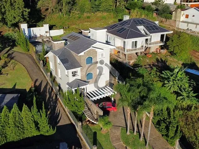 Casa com 300m² 3 quartos e 3 banheiros, à venda, no bairro Centro Administrativo em Teutônia