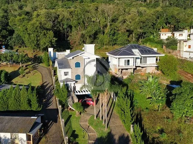 Casa com 300m² 3 quartos e 3 banheiros, à venda, no bairro Centro Administrativo em Teutônia