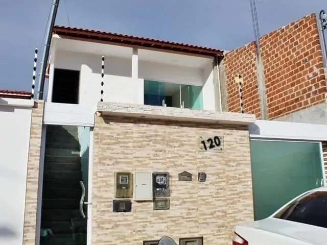 Casa 4 quartos e 2 banheiros, à venda, no bairro Clériston Andrade em Paulo Afonso