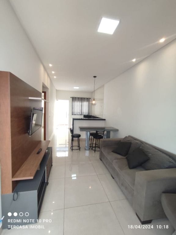 Casa à venda com 2 quartos, 55m² - Foto 2