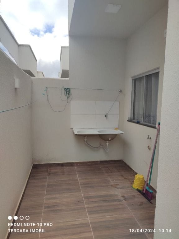 Casa à venda com 2 quartos, 55m² - Foto 12