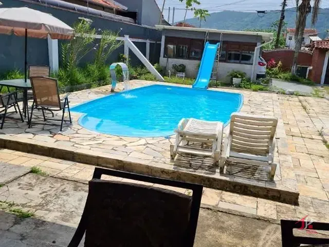 Casa com 900m² 4 quartos e 3 banheiros, à venda, no bairro Verde Mar em Itanhaém