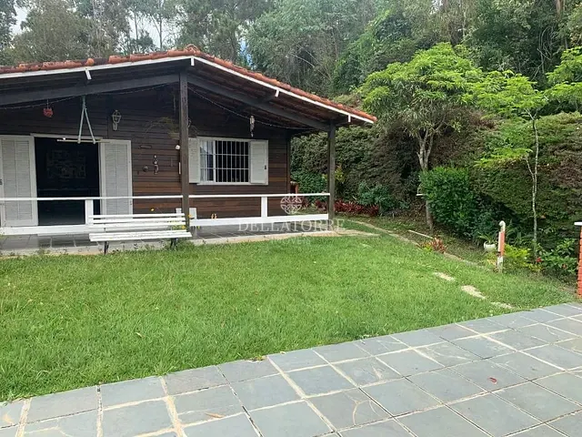 Casa com 860m² 4 quartos e 2 banheiros, à venda, no bairro Fazenda Suiça em Teresópolis