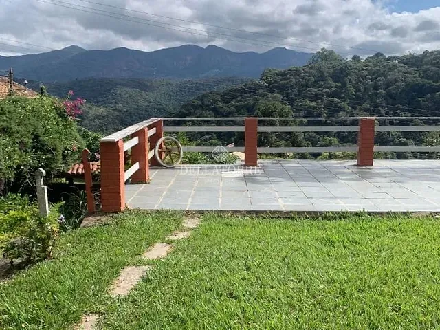 Casa com 860m² 4 quartos e 2 banheiros, à venda, no bairro Fazenda Suiça em Teresópolis