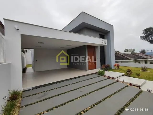 Casa 3 quartos e 3 banheiros, à venda, no bairro São Cristóvão em Concórdia