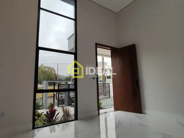 Casa 3 quartos e 3 banheiros, à venda, no bairro São Cristóvão em Concórdia