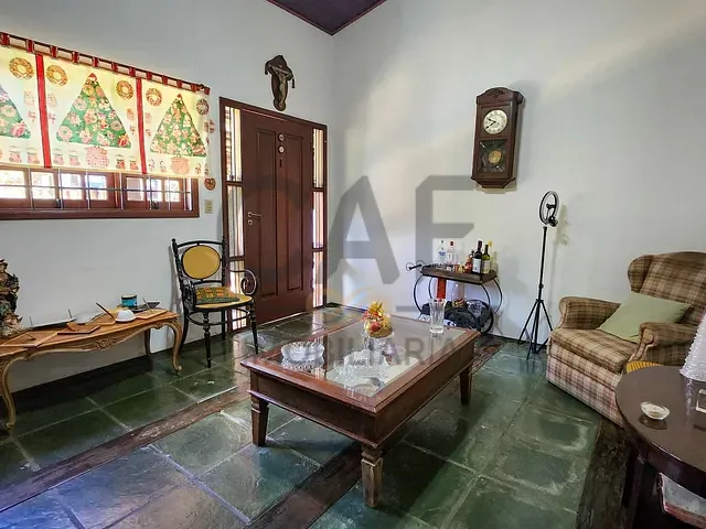 Casa com 581m² 3 quartos e 3 banheiros, à venda, no bairro Centro em Jaguariúna