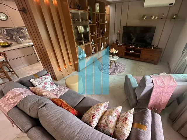 Casa com 449m² 3 quartos e 2 banheiros, à venda, no bairro Praia do Estaleiro em Balneário Camboriú