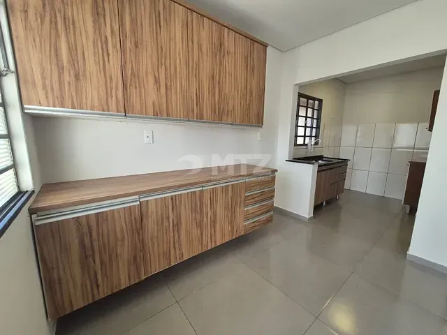 Casa com 225m² 3 quartos e 2 banheiros, à venda, no bairro Vila Pinheiro Machado em Botucatu