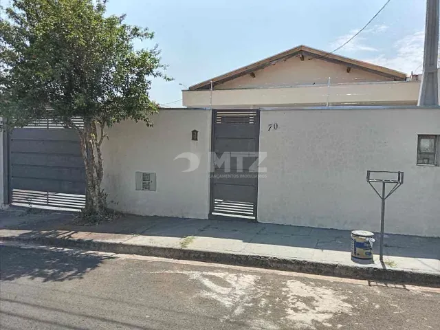 Casa com 225m² 3 quartos e 2 banheiros, à venda, no bairro Vila Pinheiro Machado em Botucatu