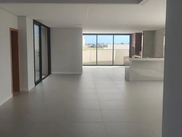 Casa com 250m² 4 quartos e 6 banheiros, à venda, no bairro Gleba Ribeirão Limeiro em Londrina