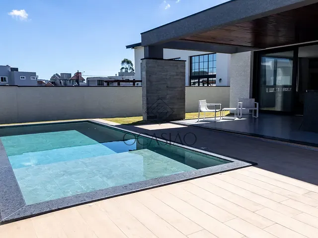 Casa com 579m² 4 quartos e 5 banheiros, à venda, no bairro Santa Regina em Camboriú