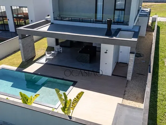 Casa com 579m² 4 quartos e 5 banheiros, à venda, no bairro Santa Regina em Camboriú
