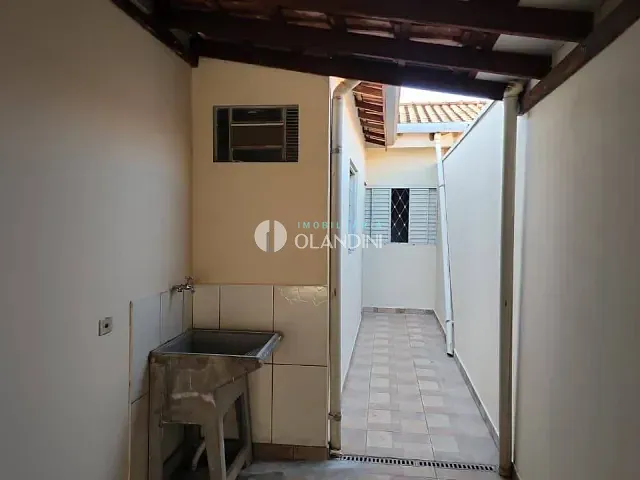Casa com 100m² 2 quartos e 1 banheiro, para alugar, no bairro Parque Residencial Bom Jardim em Artur Nogueira