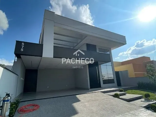 Casa com 300m² 3 quartos e 2 banheiros, à venda, no bairro Bosque dos Cedros em Nova Odessa