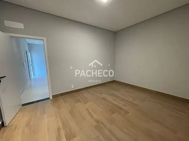 Casa com 300m² 3 quartos e 2 banheiros, à venda, no bairro Bosque dos Cedros em Nova Odessa