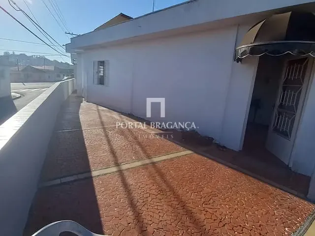 Casa 3 quartos e 3 banheiros, à venda, no bairro Jardim Santa Rita de Cássia em Bragança Paulista