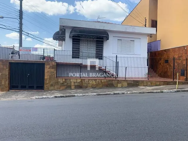 Casa 3 quartos e 3 banheiros, à venda, no bairro Jardim Santa Rita de Cássia em Bragança Paulista