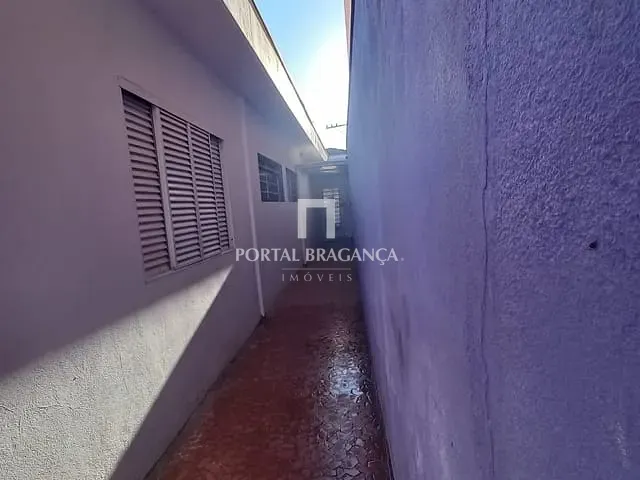 Casa 3 quartos e 3 banheiros, à venda, no bairro Jardim Santa Rita de Cássia em Bragança Paulista