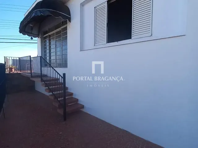 Casa 3 quartos e 3 banheiros, à venda, no bairro Jardim Santa Rita de Cássia em Bragança Paulista