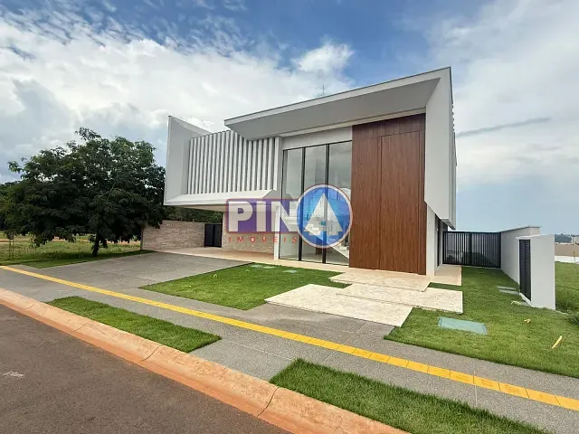Casa com 640m² 5 quartos e 6 banheiros, à venda, no bairro Parque Cidade em Goiânia