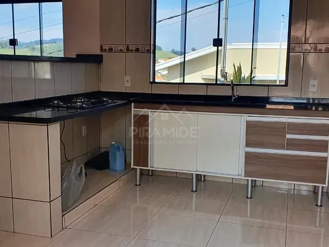 Casa com 180m² 3 quartos e 1 banheiro, à venda, no bairro Jardim Floresta em Bandeira do Sul