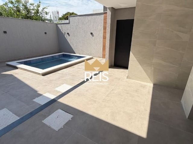 Casa com 252m² 3 quartos e 3 banheiros, à venda, no bairro Campo Grande em Rio de Janeiro