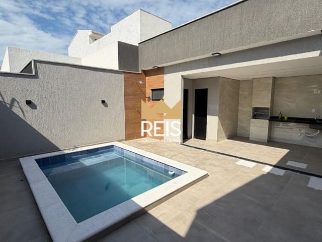Casa com 252m² 3 quartos e 3 banheiros, à venda, no bairro Campo Grande em Rio de Janeiro