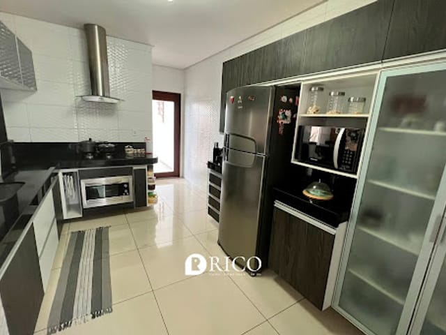 Casa com 300m² 5 quartos e 3 banheiros, à venda, no bairro São Luiz em Arapiraca