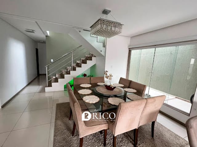 Casa com 300m² 5 quartos e 3 banheiros, à venda, no bairro São Luiz em Arapiraca